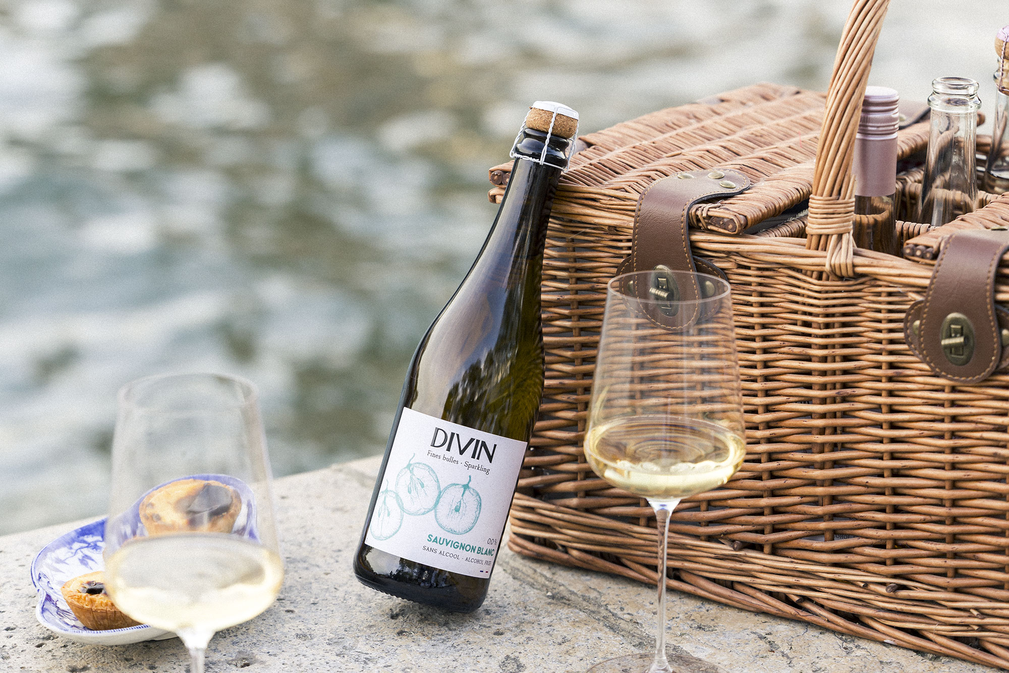 DIVIN - Sauvignon Blanc 0.0% Sparkling – Image 1